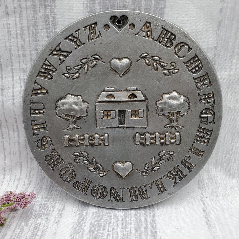Vintage Farmhouse Pewter Bun Warmer *